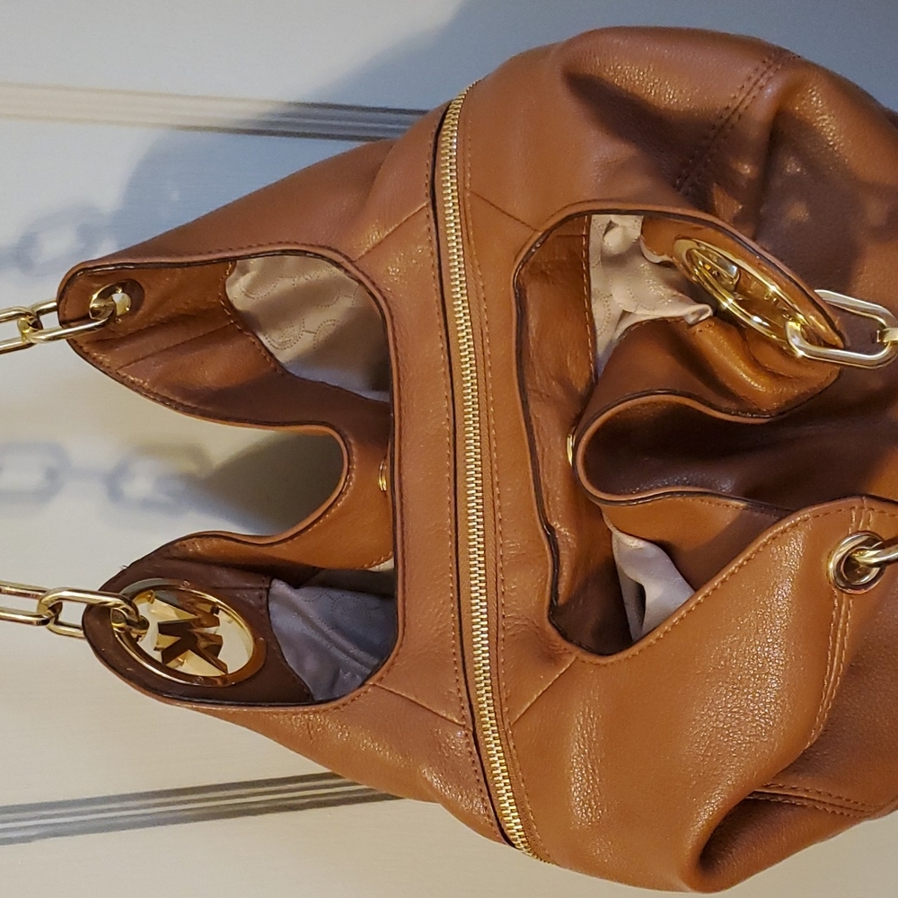 Michael Kors Fulton Tan Hobo Chain Purse - Picture 5 of 14